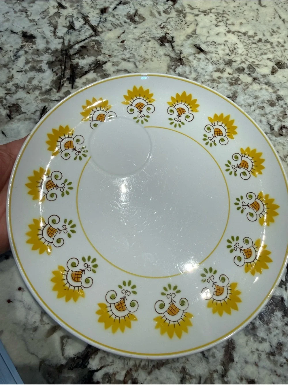 Yellow daisy Accent Dinner Plate - White Ceramic